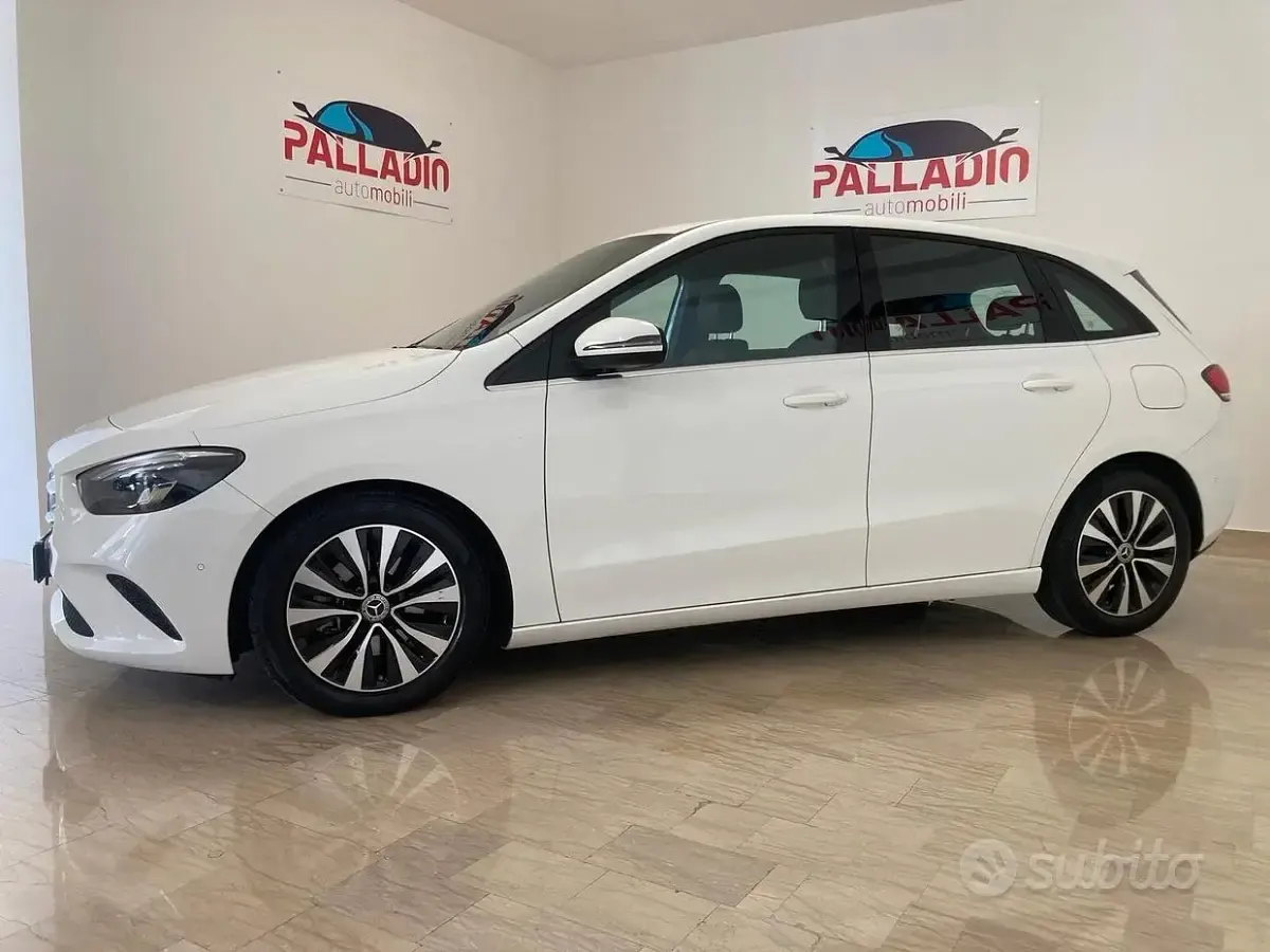 Usata Mercedes B180 116 CV (85 kW) 2021 Bianco Utilitaria
