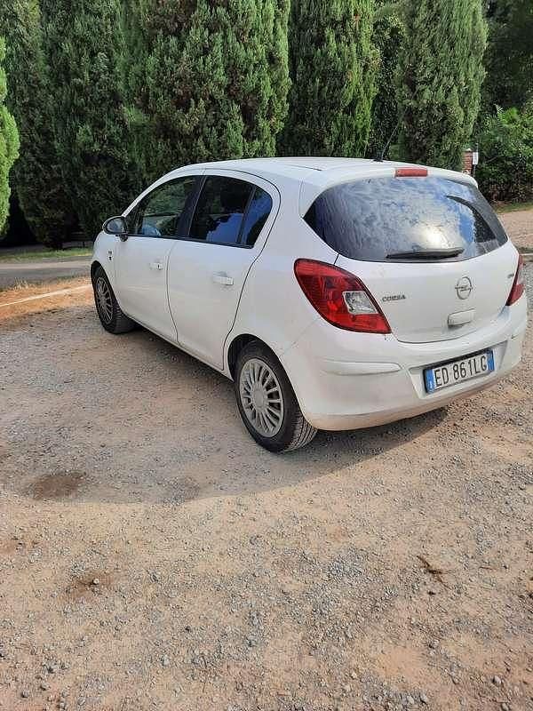Usata 2008 Opel Corsa Cosmo Tre volumi | 1000 € (Ottimo prezzo) - Immagine 1/4
