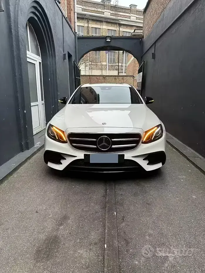 Usata Mercedes E200 AMG line 160 CV (117 kW) 2024 Bianco Berlina