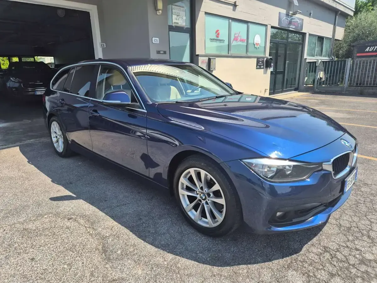 Usata BMW 320 Advantage 190 CV (139 kW) 2015 Blu/azzurro Station wagon