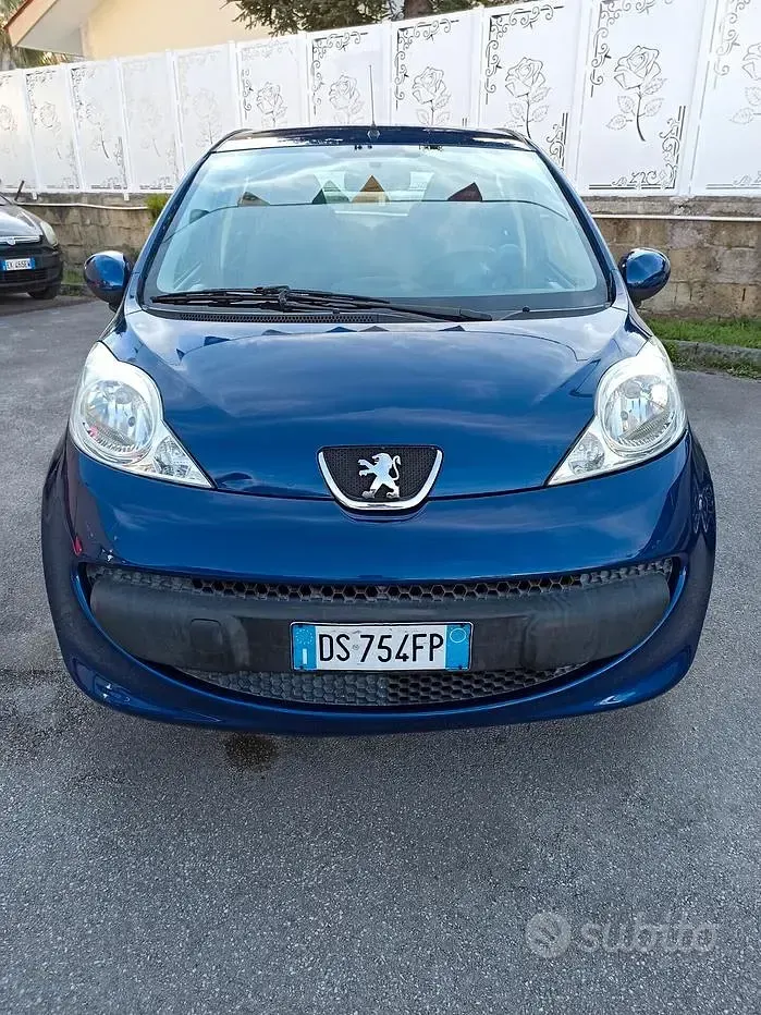 Usata Peugeot 107 68 CV (50 kW) 2008 Bluazzurro Utilitaria