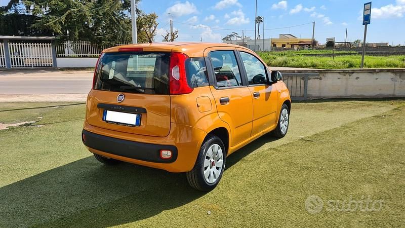 Usata Fiat Panda 70 CV (51 kW) 2020 Arancione Utilitaria