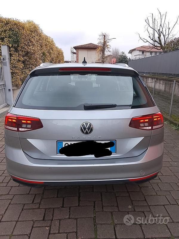 Usata VW Passat Conceptline 150 CV (110 kW) 2022 Grigio Station wagon