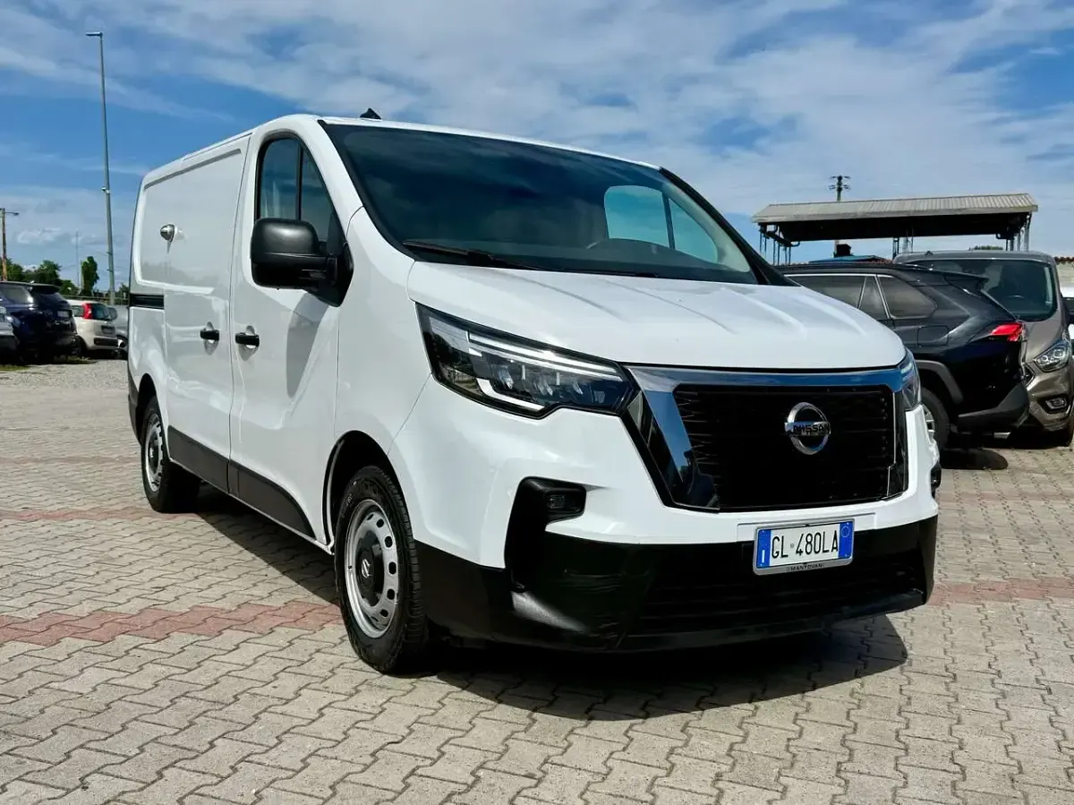 Usata Nissan Primastar Acenta 110 CV (80 kW) 2023 Bianco Monovolume