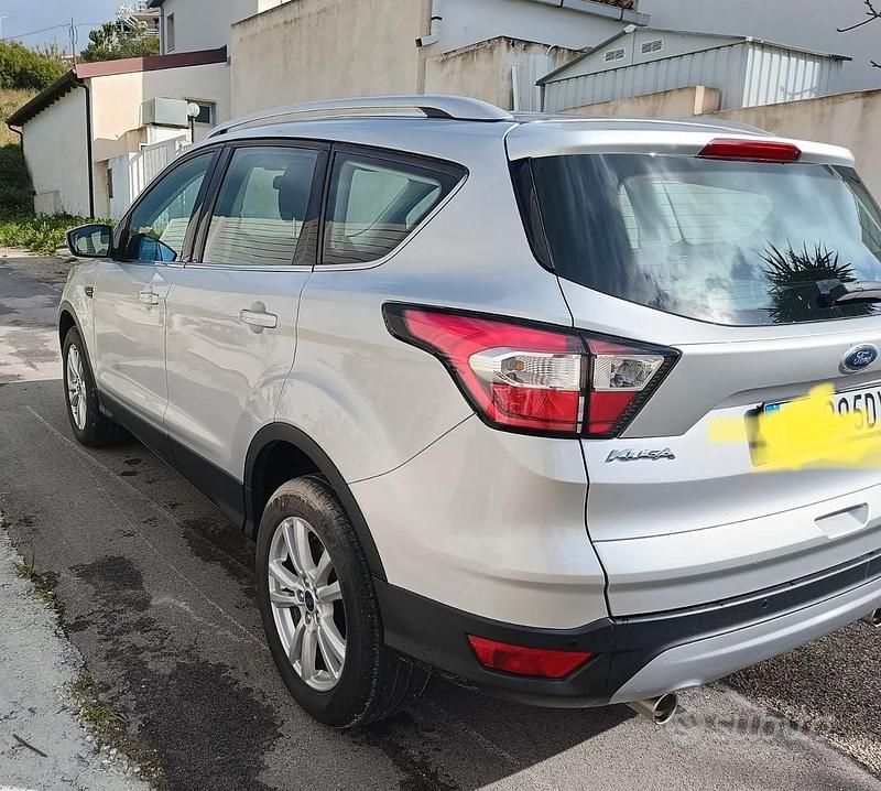 Usata Ford Kuga Business Edition 120 CV (88 kW) 2019 Grigio SUV