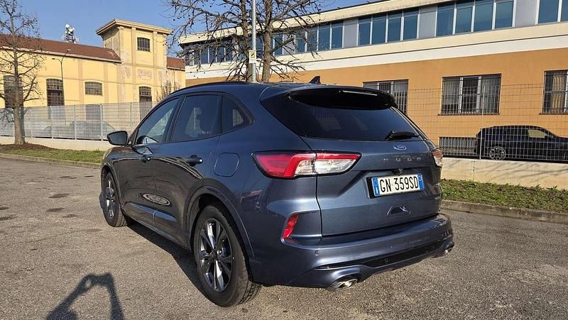 Usata Ford Kuga ST-Line X 152 CV (111 kW) 2023 Blu/azzurro SUV