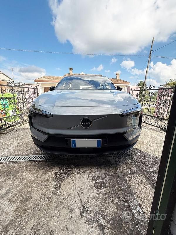 Usata Volvo EX30 Plus 200 kW (272 CV) 2024 Grigio SUV