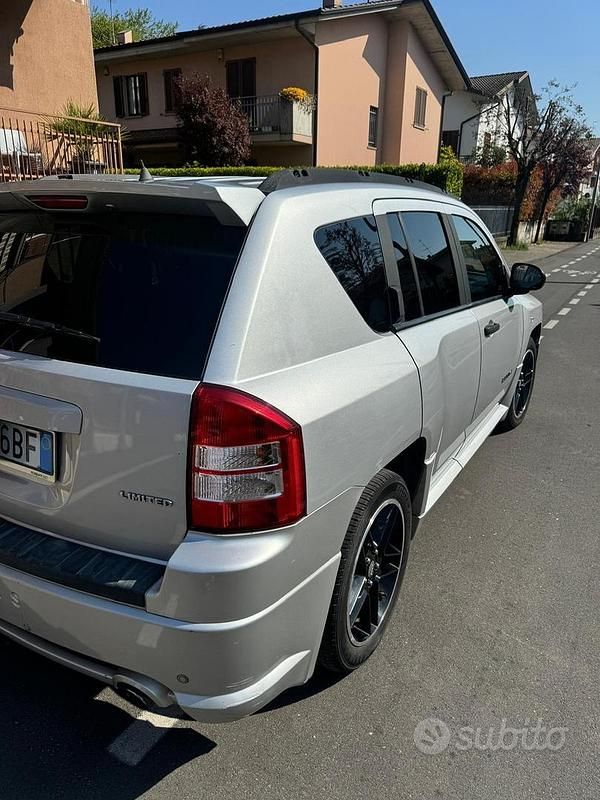 Usata Jeep Compass Limited 140 CV (102 kW) 2009 Grigio SUV