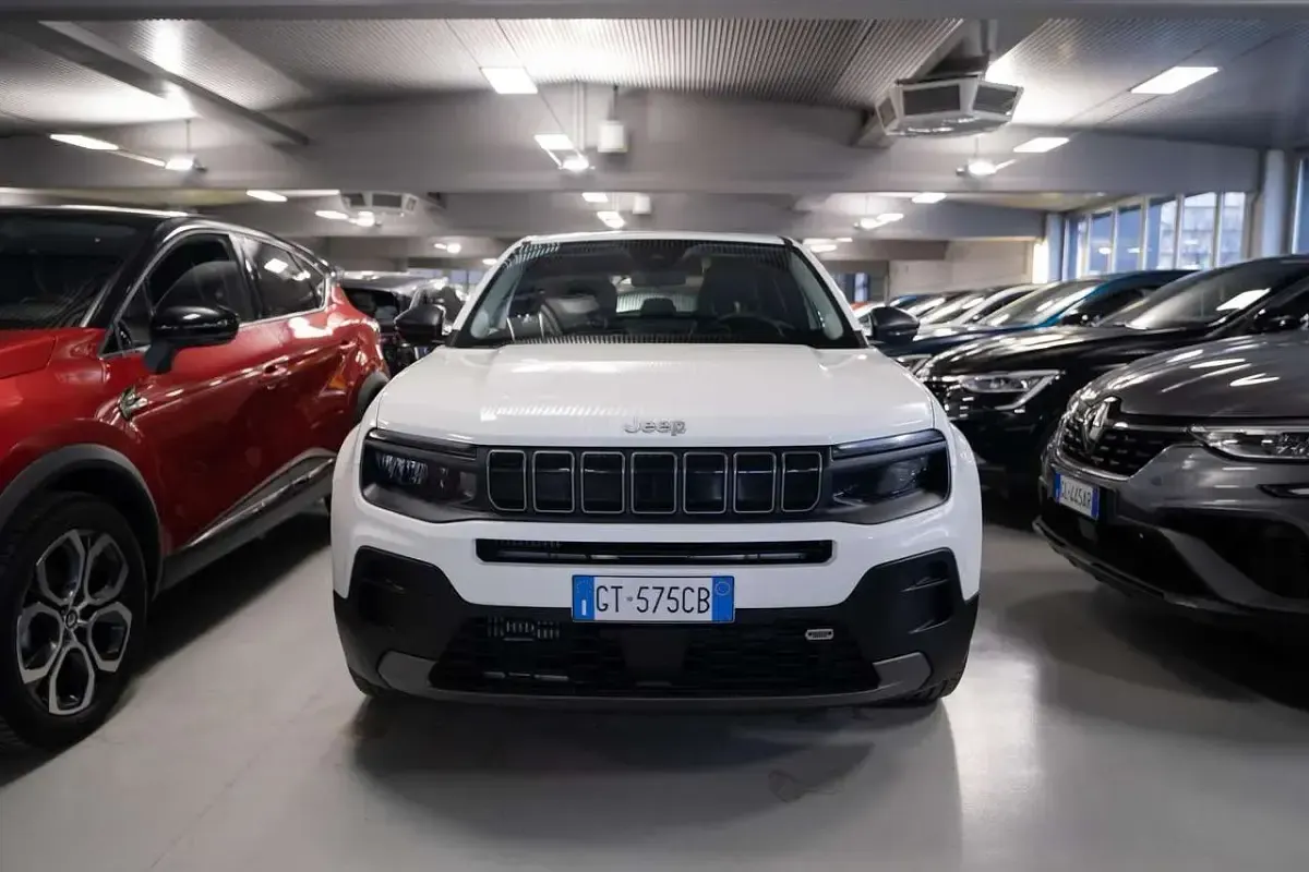 Usata Jeep Avenger Longitude 101 CV (74 kW) 2024 Bianco SUV