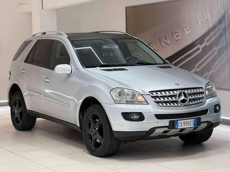 Argento Usata 2006 Mercedes ML320 SUV | 7900 € (Cara) - Immagine 1/4