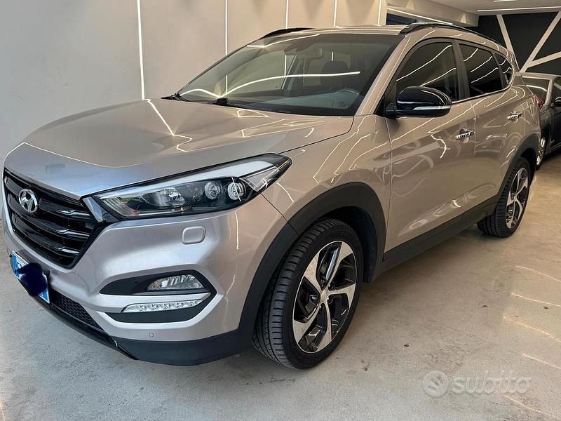 Usata Hyundai Tucson Edition 141 CV (103 kW) 2018 Grigio SUV
