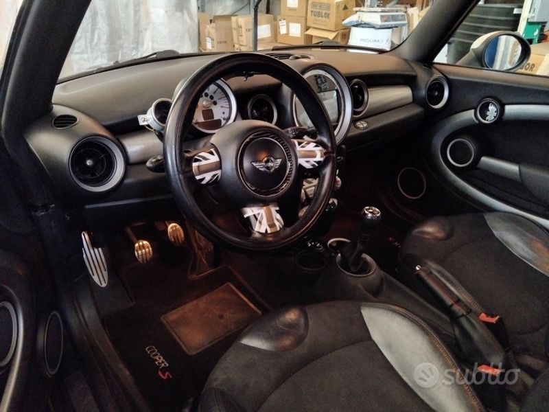 Usata Mini Cooper S 220 CV (161 kW) 2006 Nero Utilitaria