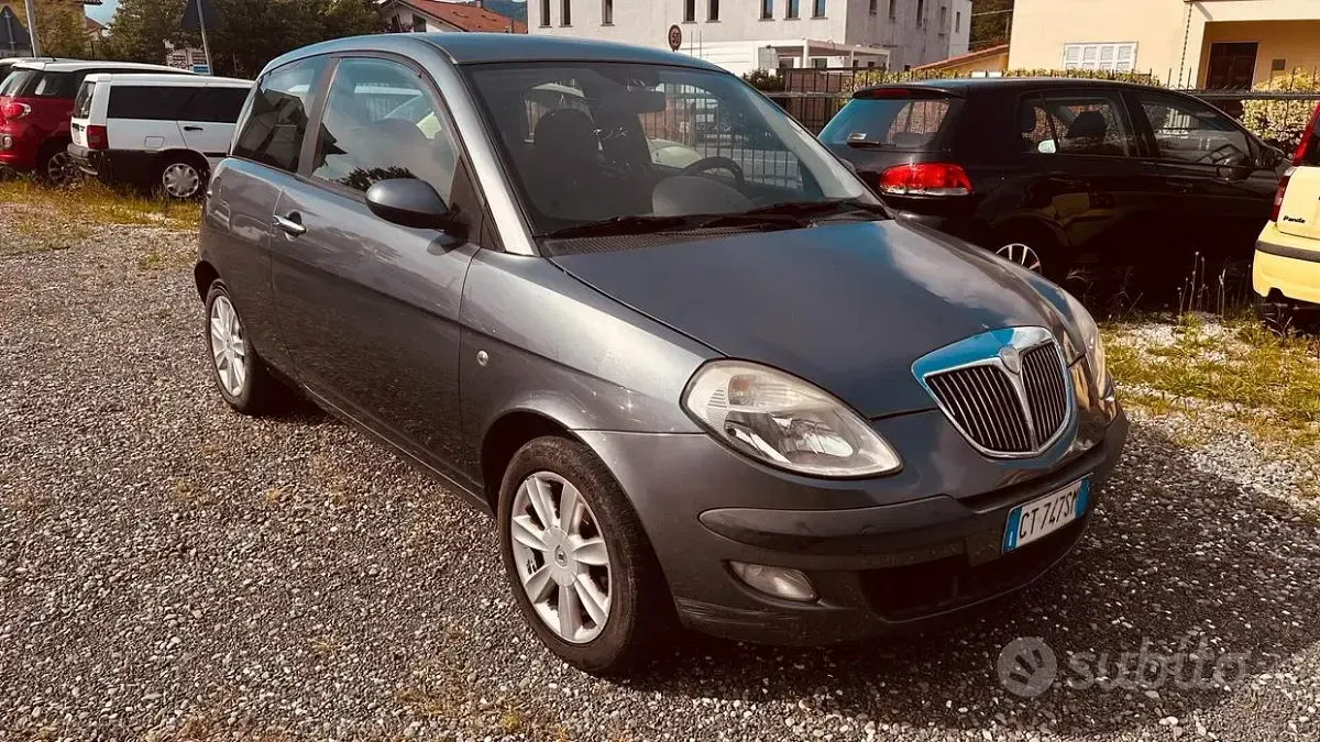 Usata Lancia Ypsilon 69 CV (50 kW) 2005 Grigio Utilitaria