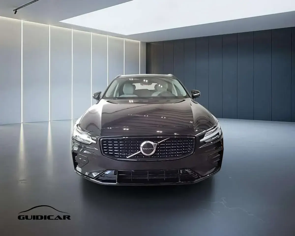Nuova Volvo V60 R-Design 197 CV (144 kW) 2026 Onyx black Station wagon