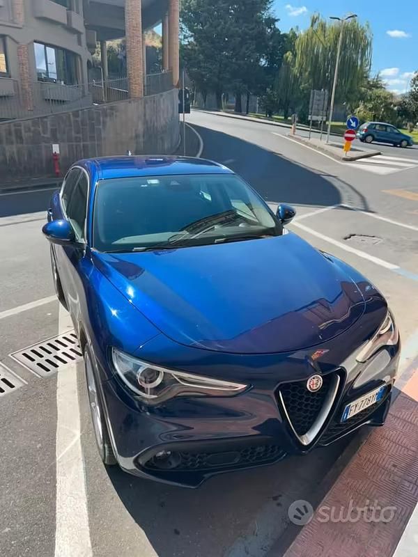 Usata Alfa Romeo Stelvio Business 190 CV (139 kW) 2019 Blu SUV