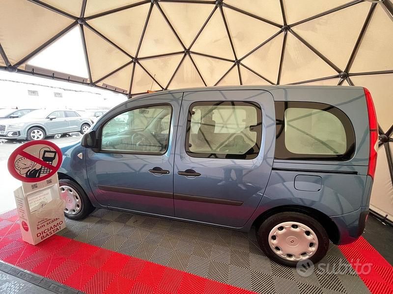 Usata Renault Kangoo 106 CV (77 kW) 2012 Blu Monovolume