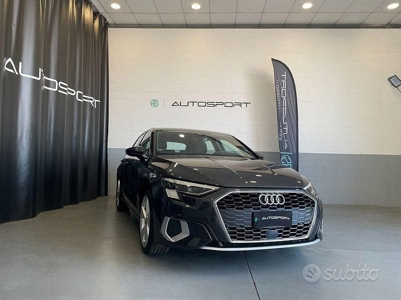 Usata Audi A3 150 CV (110 kW) 2023 Grigio Berlina
