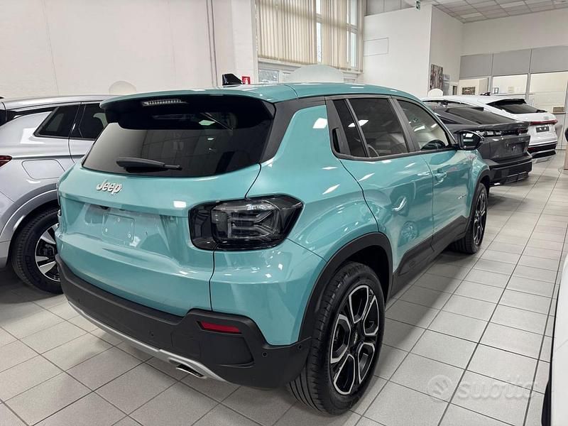 Usata Jeep Avenger Summit 101 CV (74 kW) 2024 Verde metallizzato SUV