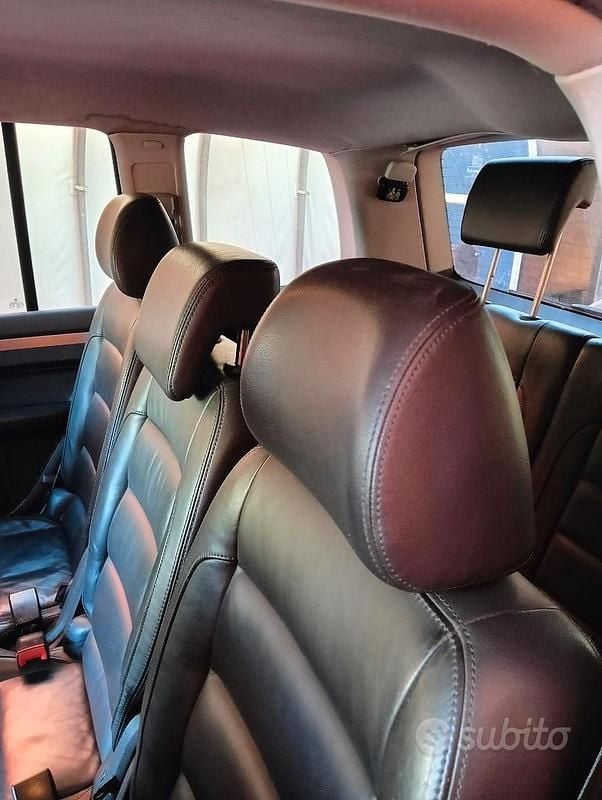 Usata VW Touran 140 CV (102 kW) 2010 Grigio Monovolume