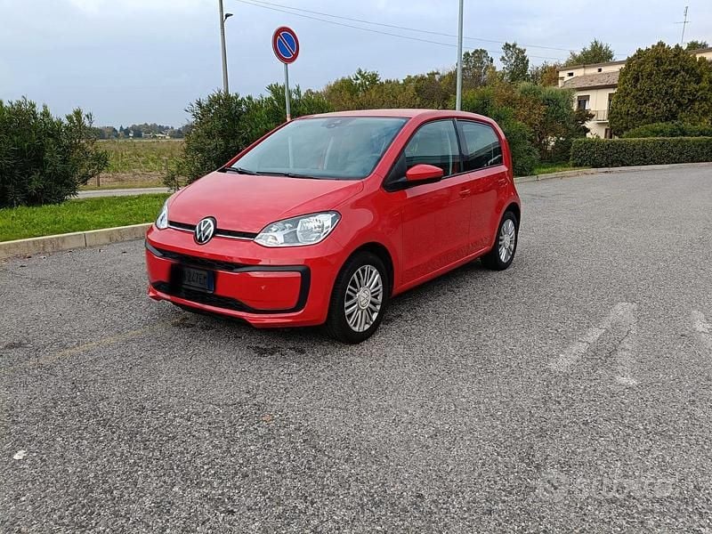 Rosso Usata 2023 VW up! Due volumi | 10.000 € (Super prezzo) - Immagine 1/4