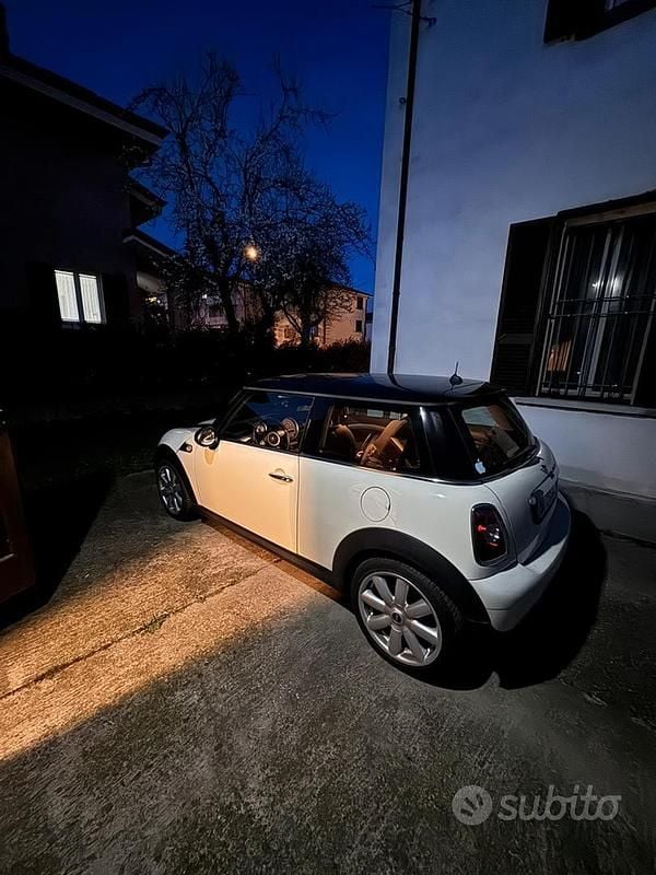 Usata Mini Cooper D Pepper 109 CV (80 kW) 2009 Utilitaria