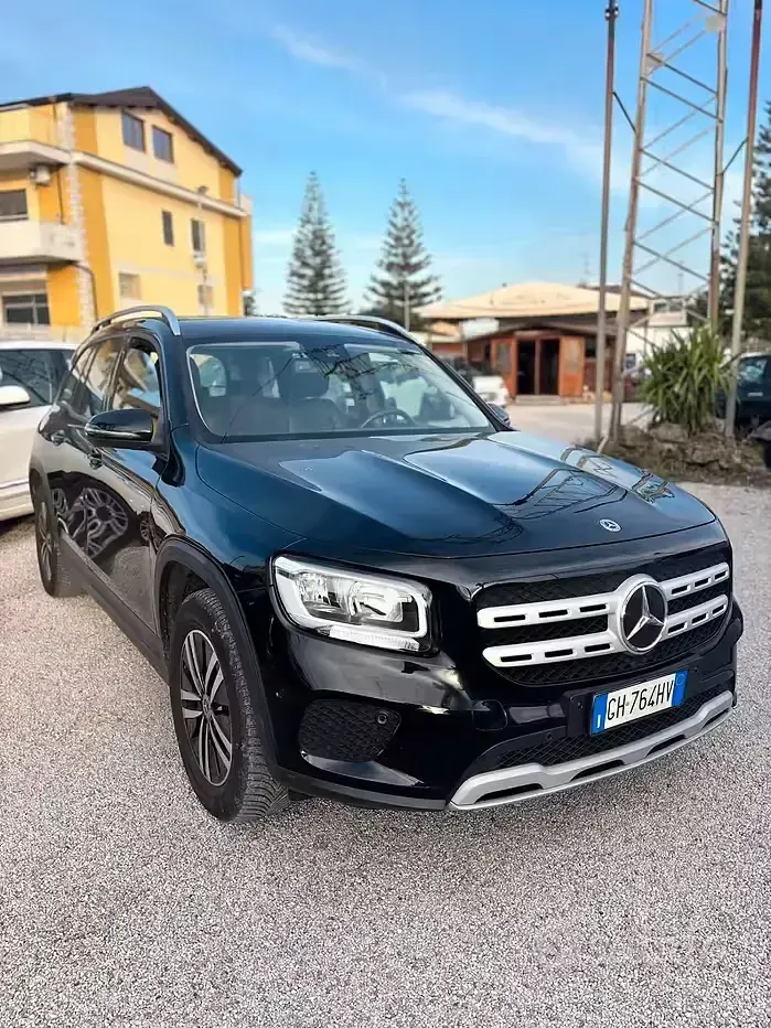 Usata Mercedes GLB180 Business 116 CV (85 kW) 2021 Nero SUV