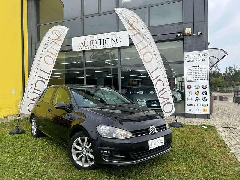 Nero Usata 2013 VW Golf VII Highline Tre volumi | 8999 € (Buon prezzo) - Immagine 1/4