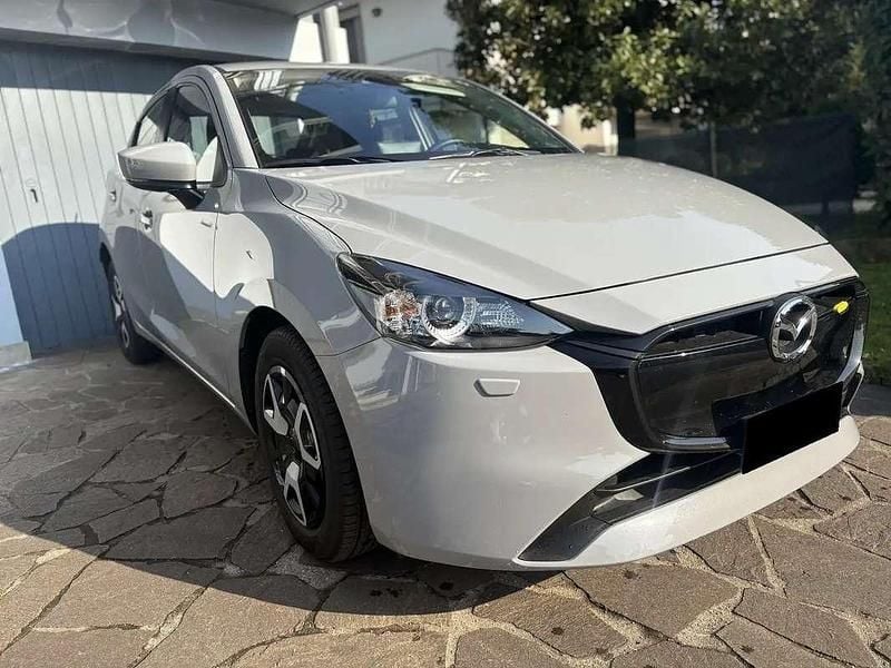 Usata Mazda 2 75 CV (55 kW) 2024 Grigio Utilitaria