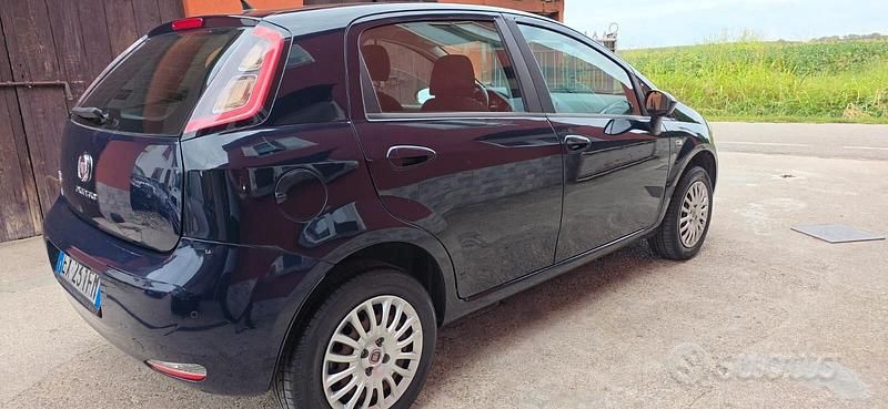 Usata Fiat Punto Lounge 77 CV (56 kW) 2014 Nero Berlina