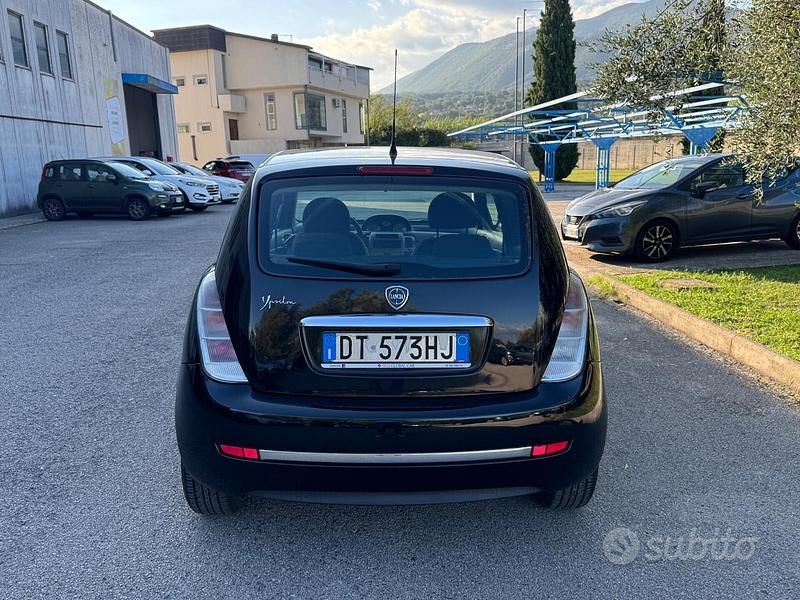 Usata Lancia Ypsilon 60 CV (44 kW) 2009 Nero Utilitaria