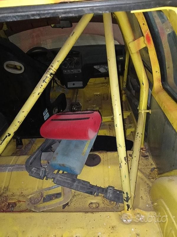 Usata 1986 Peugeot 205 | 2500 € - Immagine 1/4