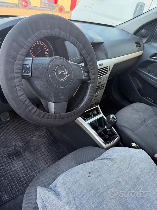 Usata Opel Astra 60 CV (44 kW) 2008 Station wagon