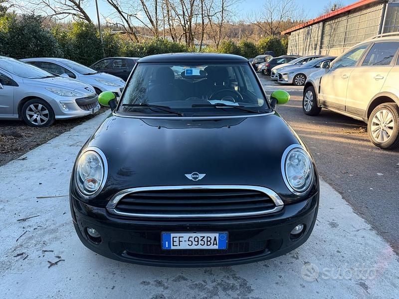 Begagnad Mini ONE 75 HK (55 kW) 2010 Svart Halvkombi