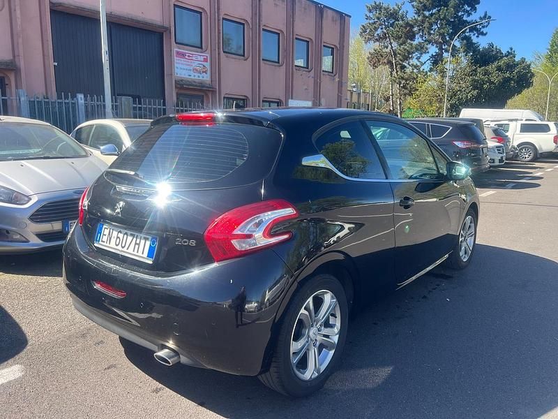 Usata Peugeot 208 Allure 81 CV (59 kW) 2012 Nero Utilitaria