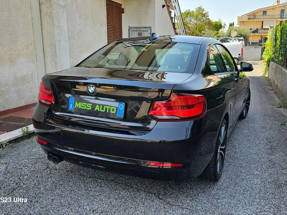Usata BMW 220 Sport Line 184 CV (135 kW) 2018 Nero metallizzato Coupé
