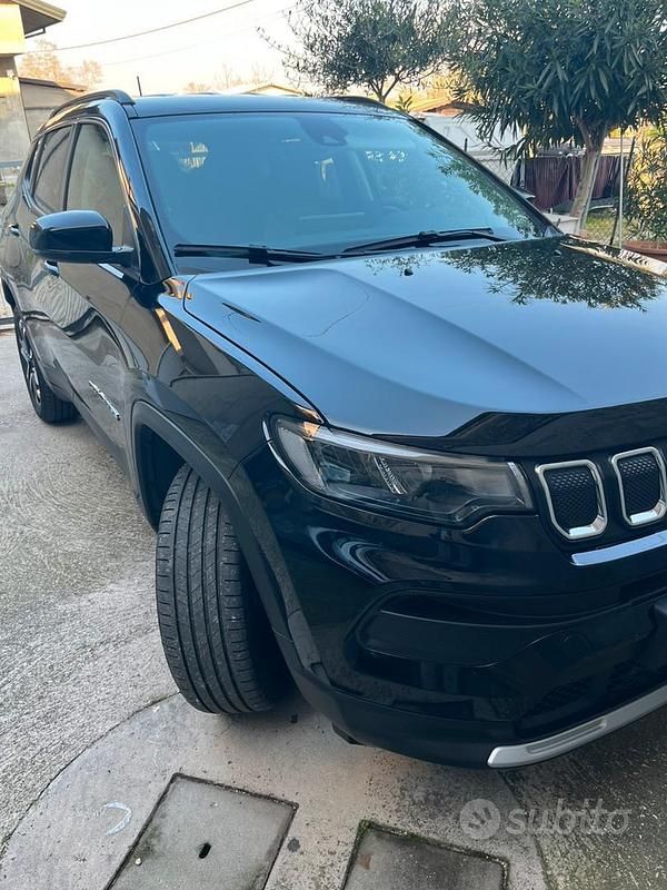 Nero Usata 2024 Jeep Compass SUV | 28.000 € - Immagine 1/4