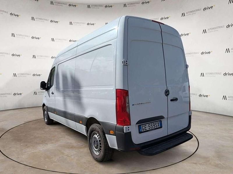 Usata Mercedes E-Sprinter 80 kW (109 CV) 2021 Bianco artico Furgone
