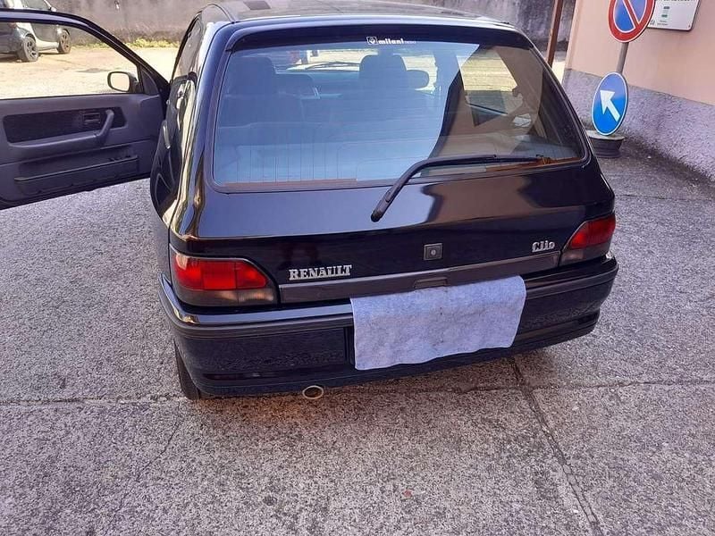 Usata 1995 Renault Clio Tre volumi | 17.800 € - Immagine 1/4