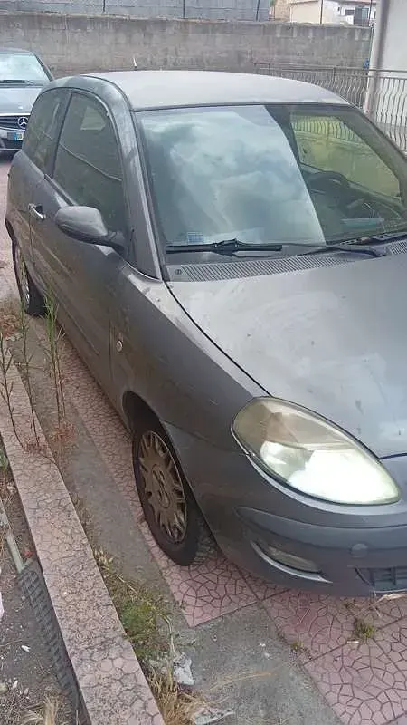 Usata Lancia Ypsilon 69 CV (50 kW) 2004 Utilitaria