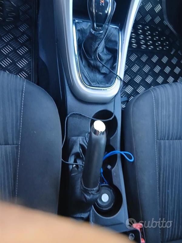 Usata Opel Astra 101 CV (74 kW) 2012 Berlina