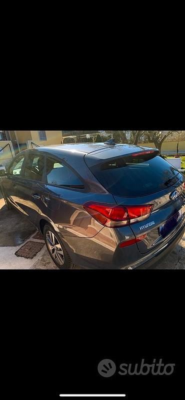 Usata Hyundai i30 GO! 110 CV (80 kW) 2019 Grigio Station wagon