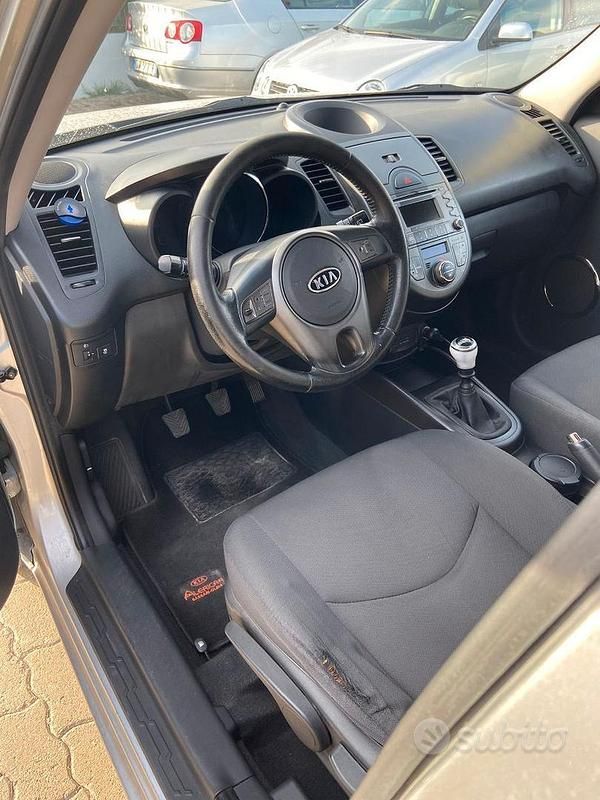 Usata Kia Soul 128 CV (94 kW) 2011 Grigio SUV
