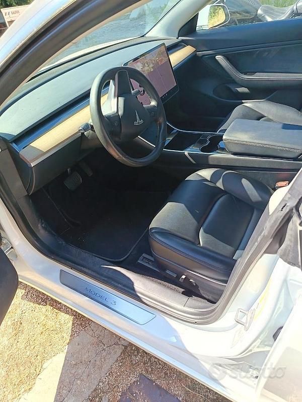 Usado Tesla Model 3 152 kW (208 HP) 2019 Branco Sedan