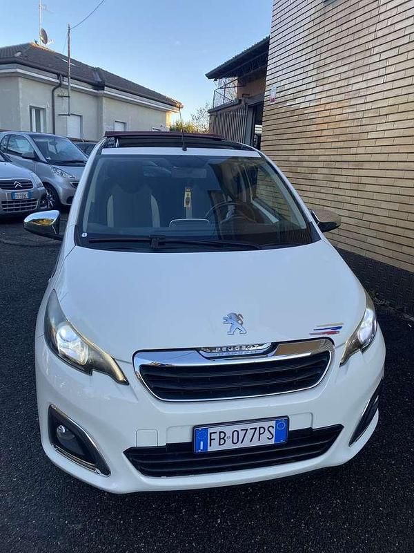 Usata Peugeot 108 Allure 69 CV (50 kW) 2016 Bianca Utilitaria