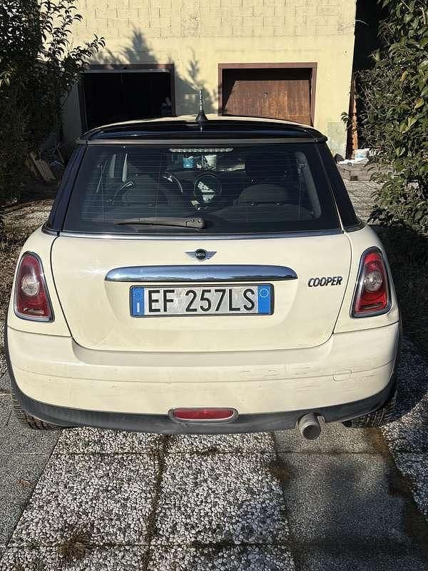 Usata Mini Cooper 120 CV (88 kW) 2010 Beige Utilitaria