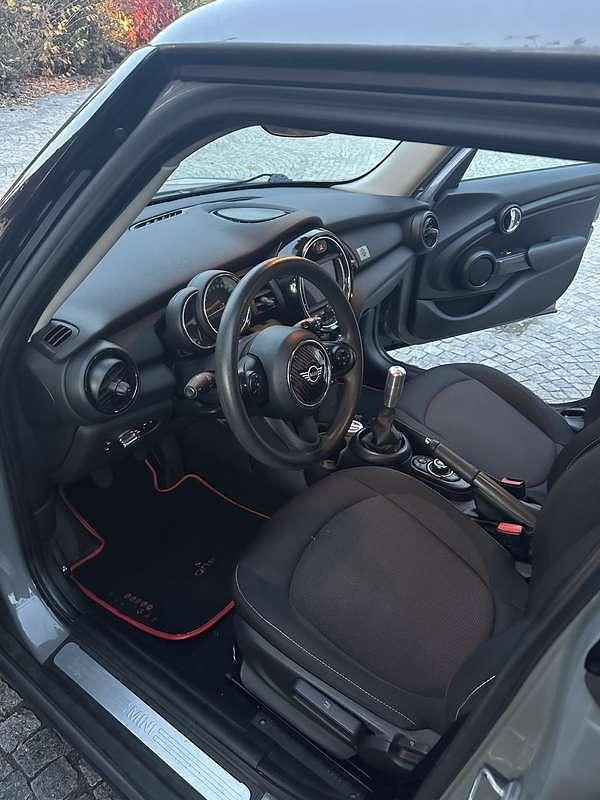 Usata Mini ONE 75 CV (55 kW) 2018 Utilitaria