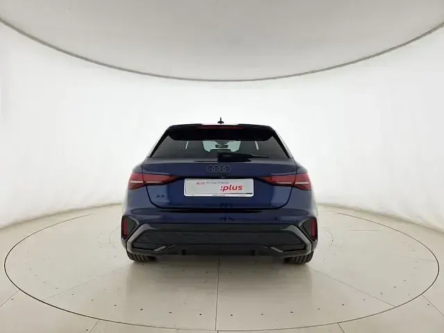 Usata Audi A3 S-Line 150 CV (110 kW) 2025 Blu navarra metallizzato Berlina