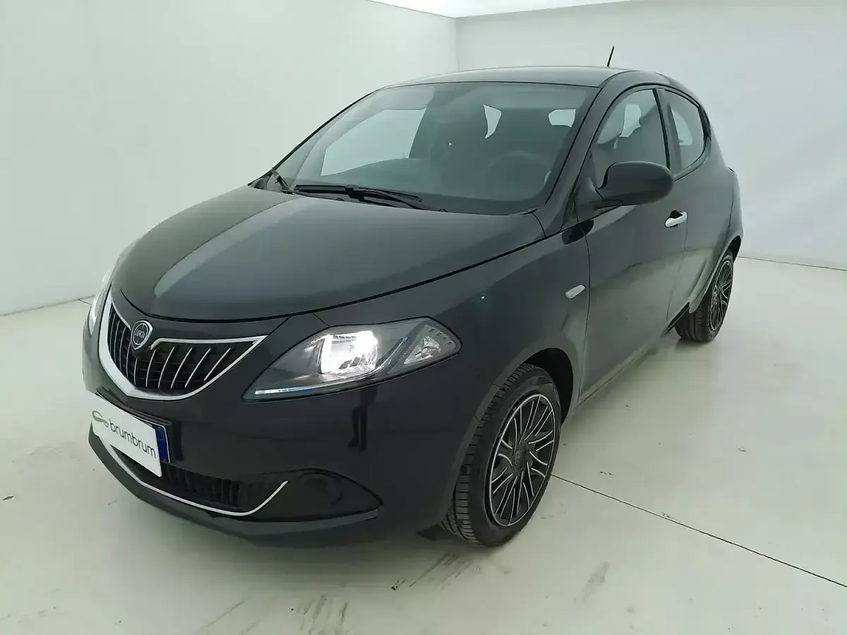 Usata Lancia Ypsilon Silver 70 CV (51 kW) 2022 Neronero Utilitaria