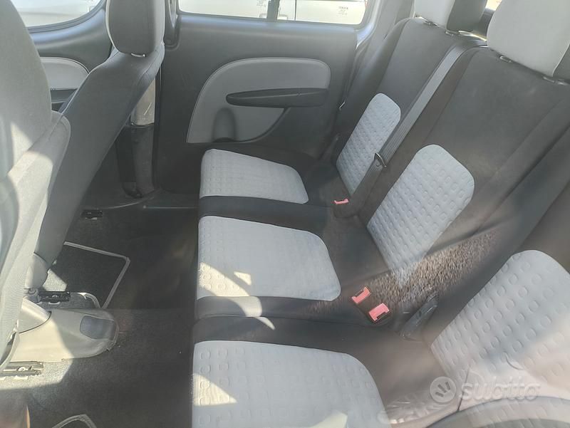 Usata Fiat Doblò 135 CV (99 kW) 2011 Monovolume