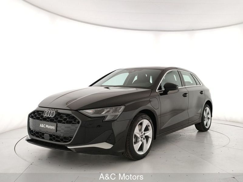 Nero Nuova 2025 Audi A3 Sportback e-tron Advanced Plus Due volumi | 50.587 € (Molto cara) - Immagine 1/4